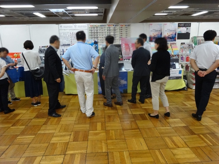 2019_展示会商談風景5_s.JPG