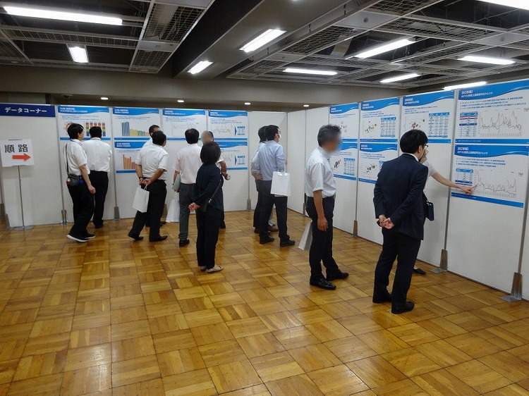 2024_展示会商談風景1.jpg