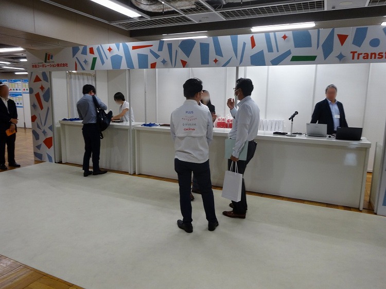 2024_展示会商談風景3.JPG