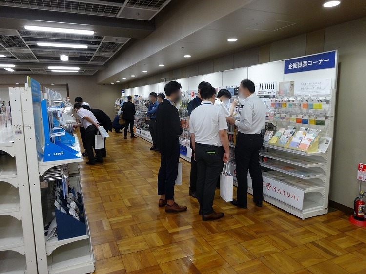 2024_展示会商談風景4.jpg
